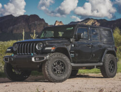 Jeep 4Xe Overland Project