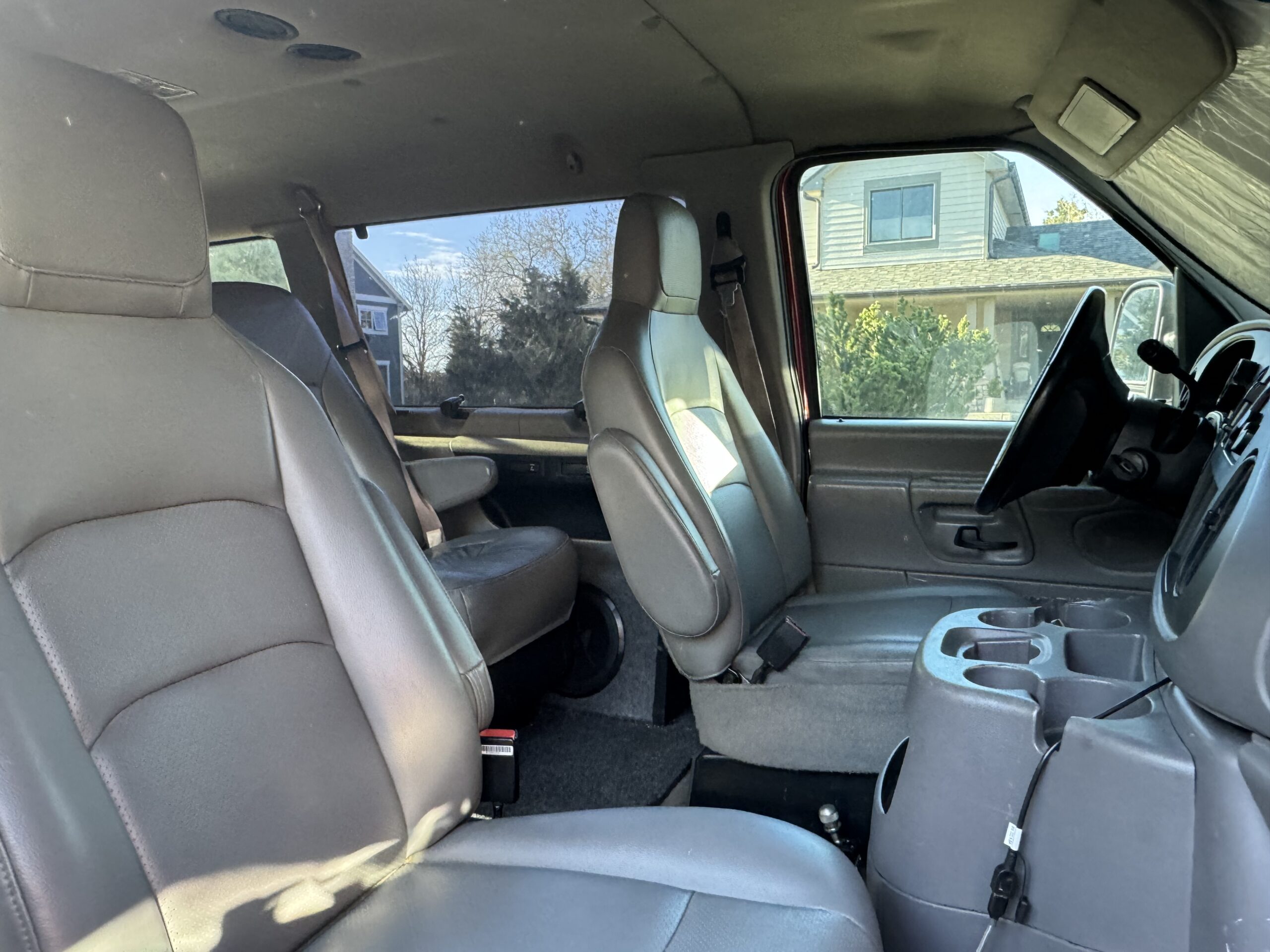 Ford E-350 4x4 interior 