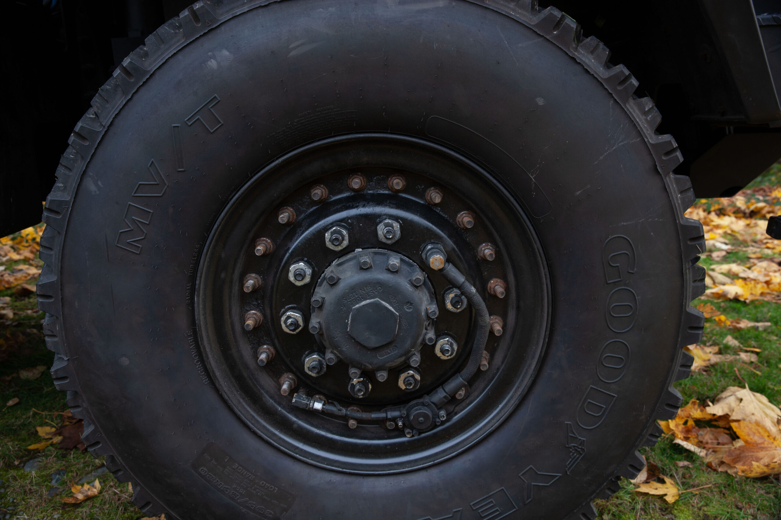 Expedition truck all-terrain tire 