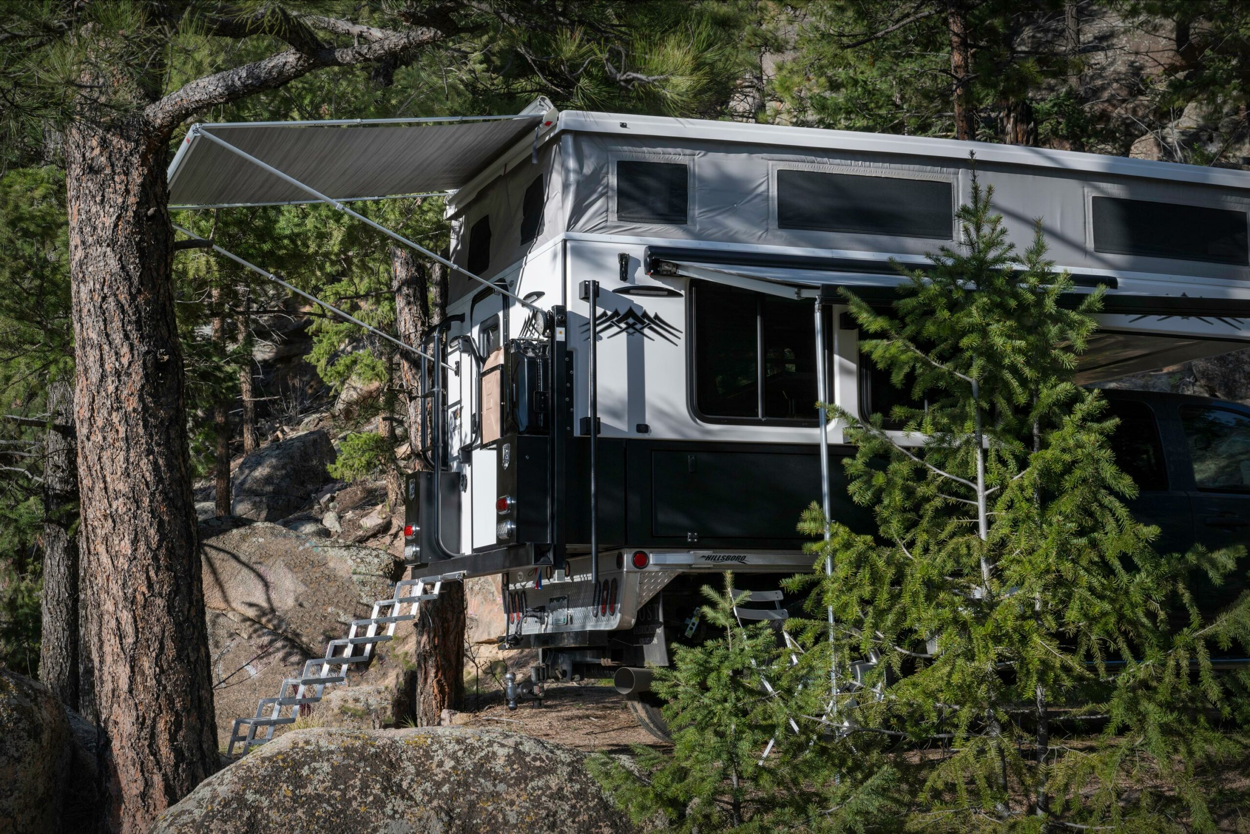 Hallmark Camper Chevrolet Silverado