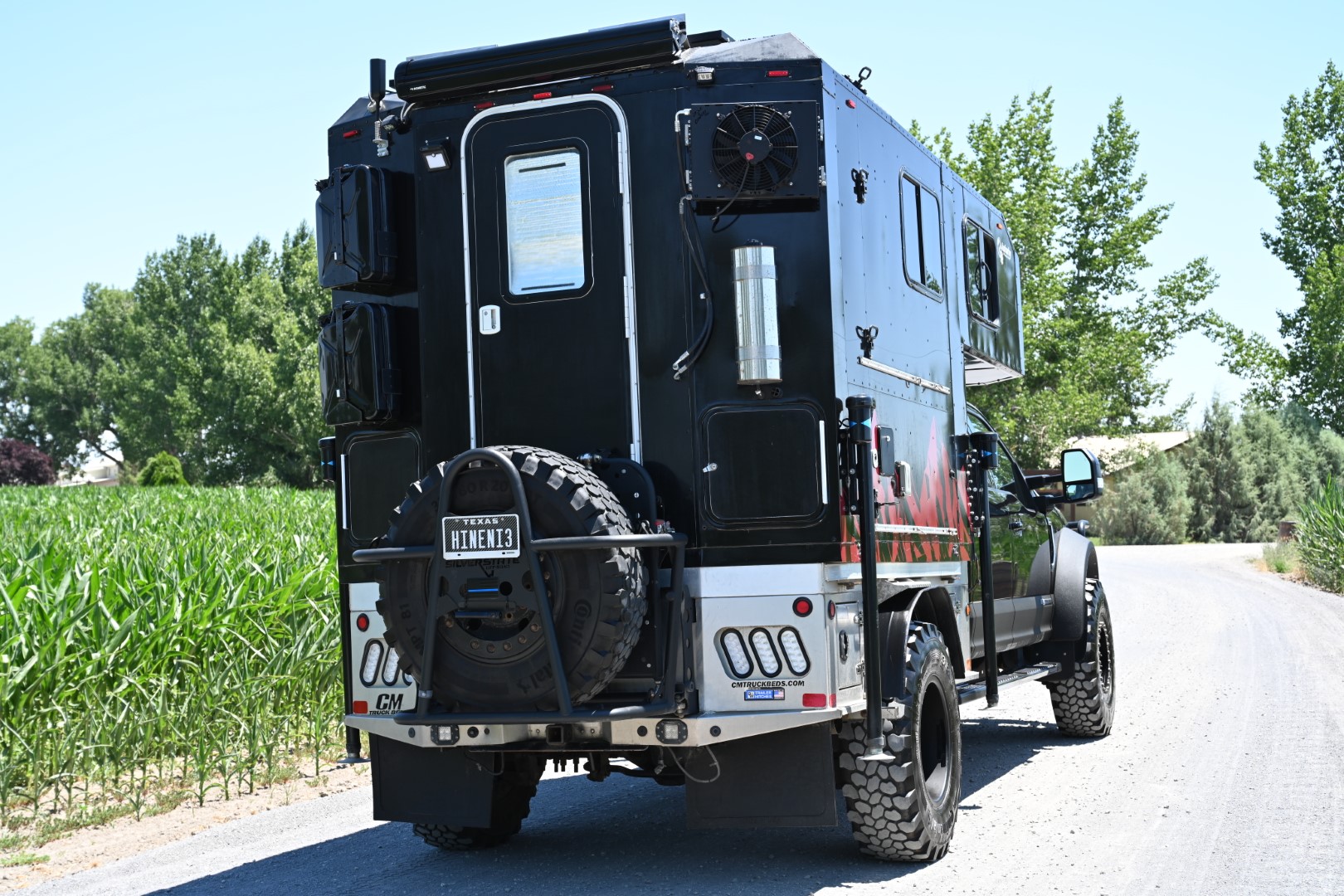 Expedition overland camper 