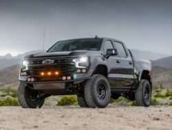 2024 Chevrolet Silverado Fox Factory Edition 