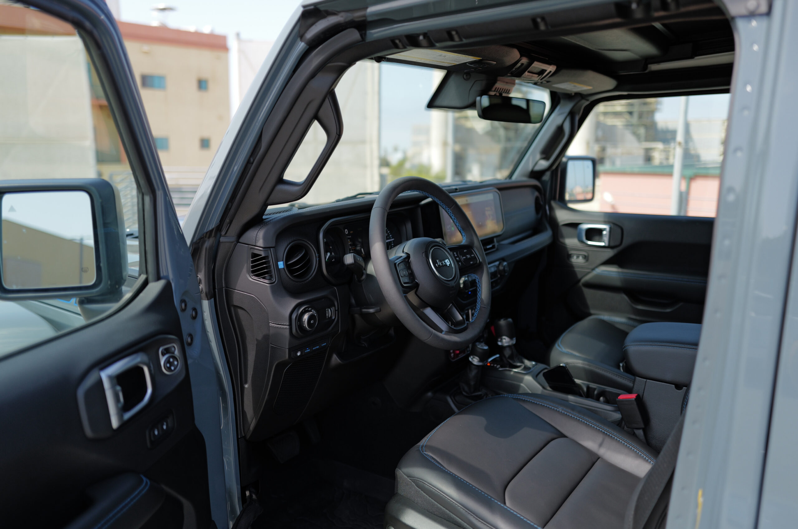 Wrangler 4Xe interior 