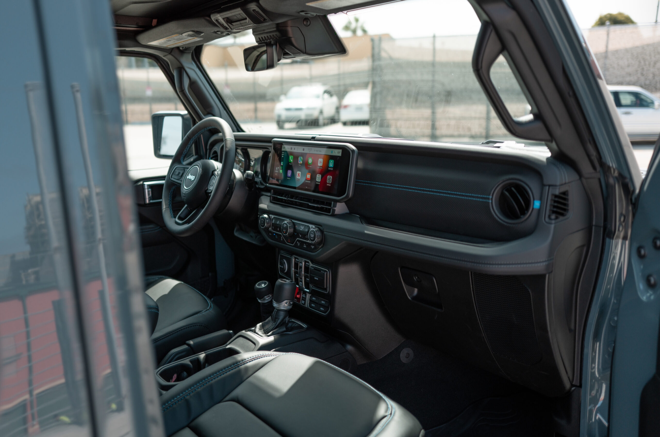 Wrangler 4Xe X interior 