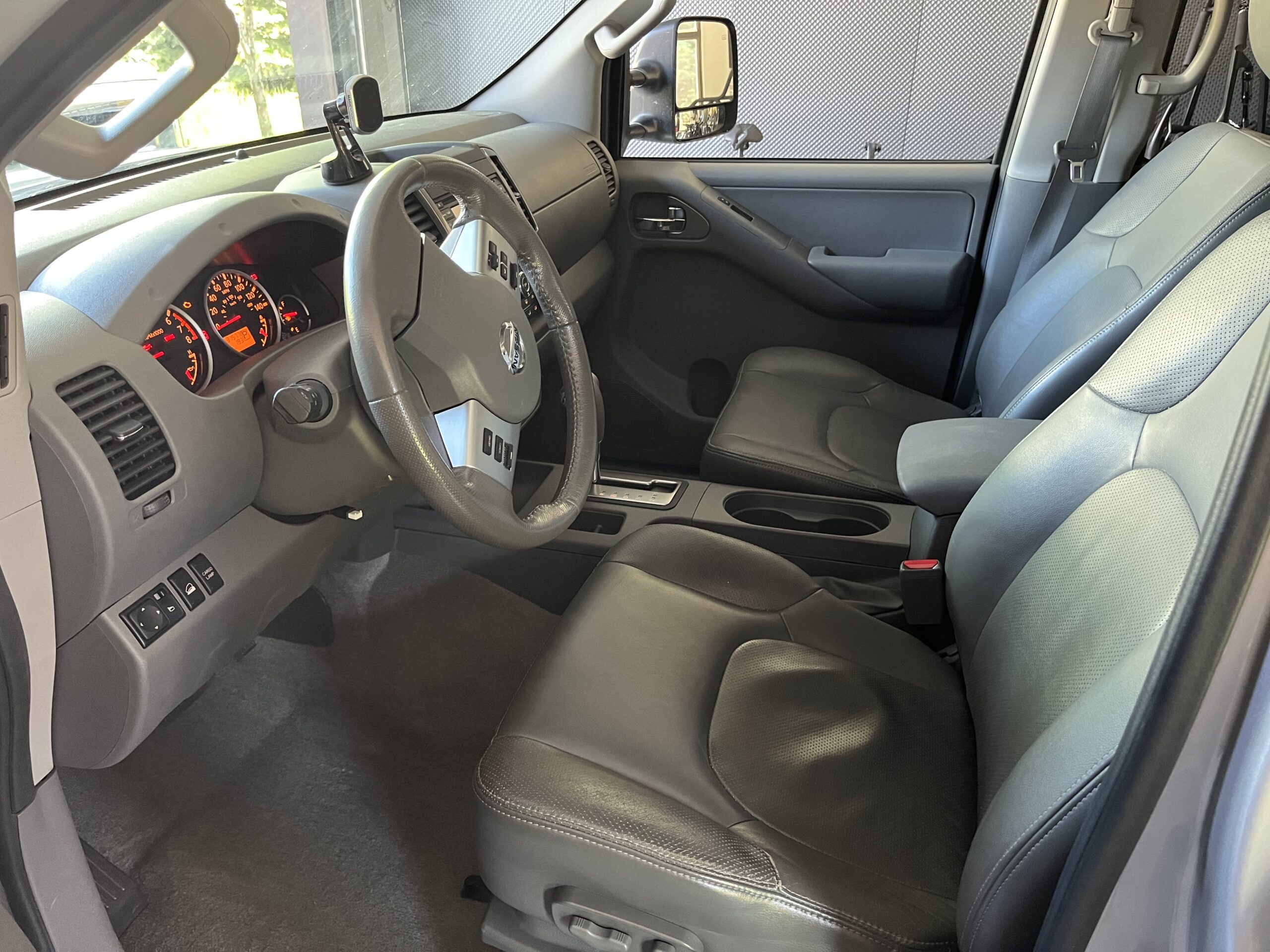 Nissan Frontier interior 