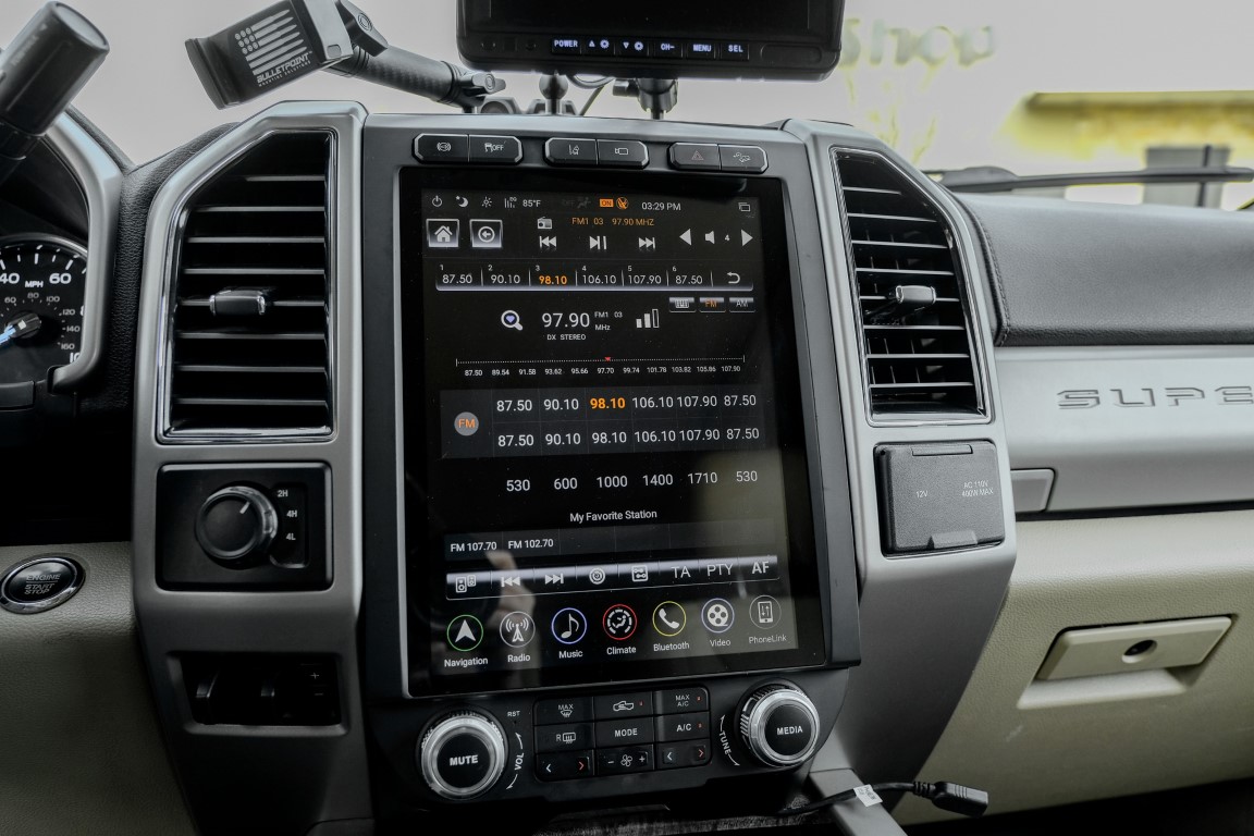 Ford F-450 Super Duty interior 