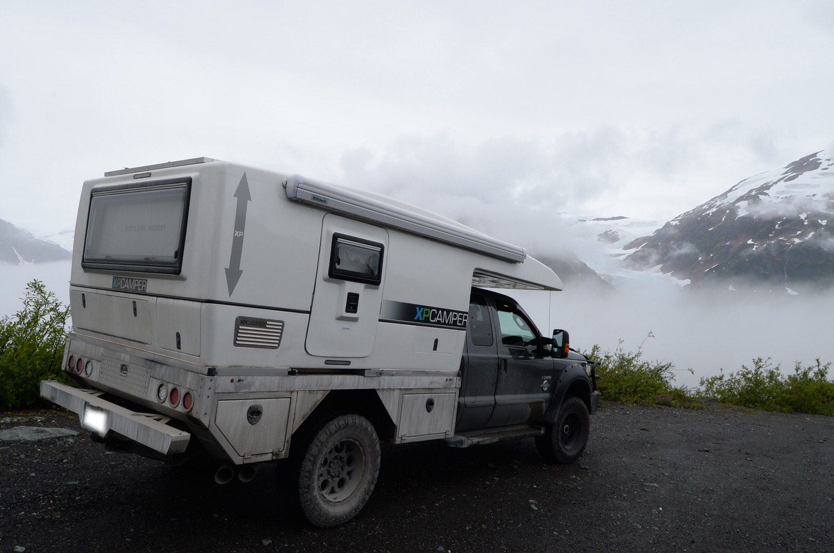 Ford F-350 Nimbl camper 