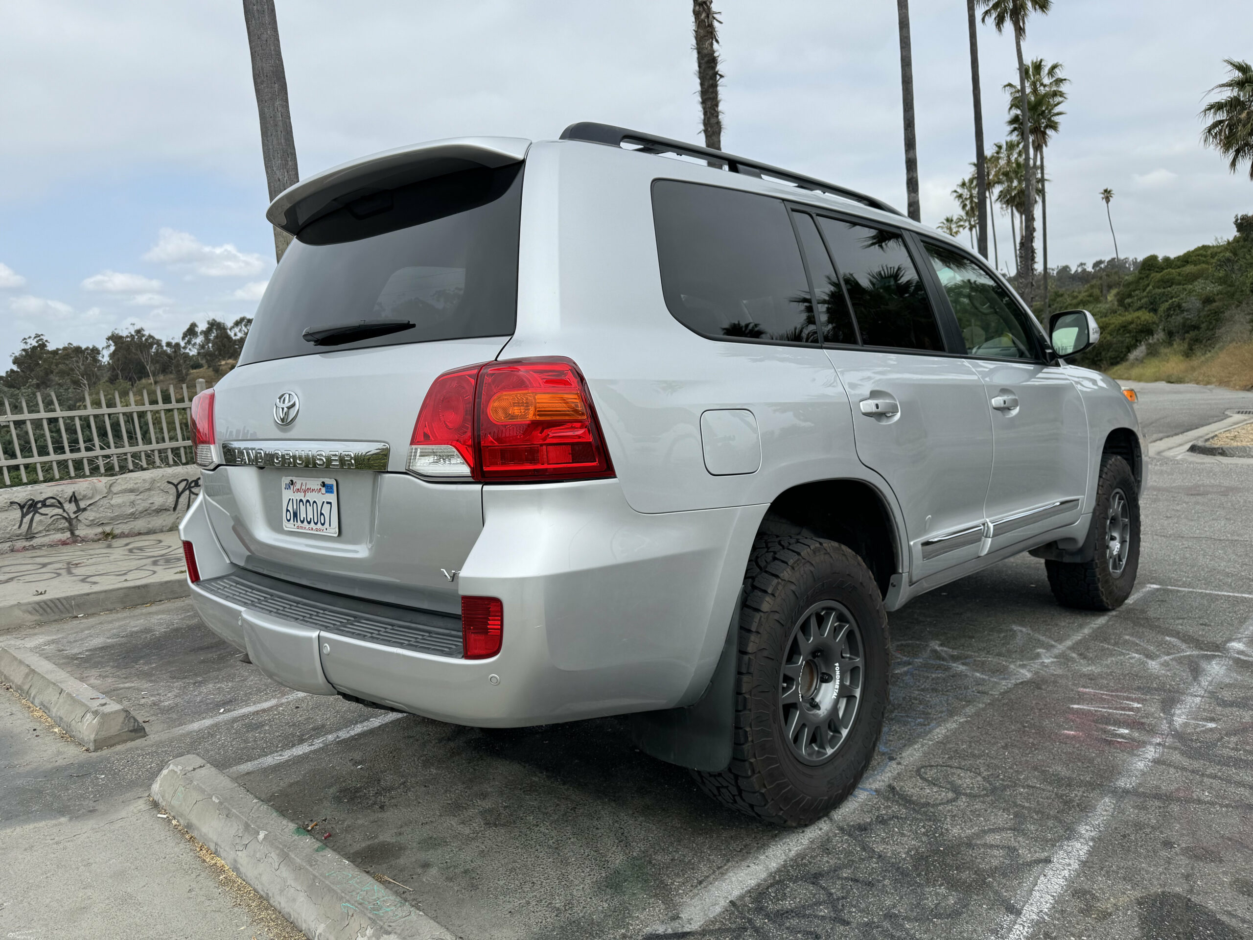 200 Series Land Cruiser 