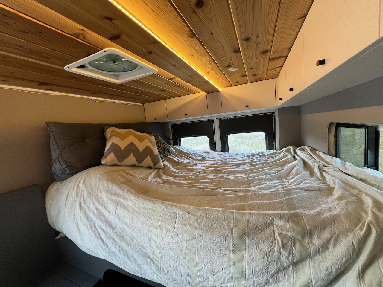 Ford E-350 4x4 camper interior