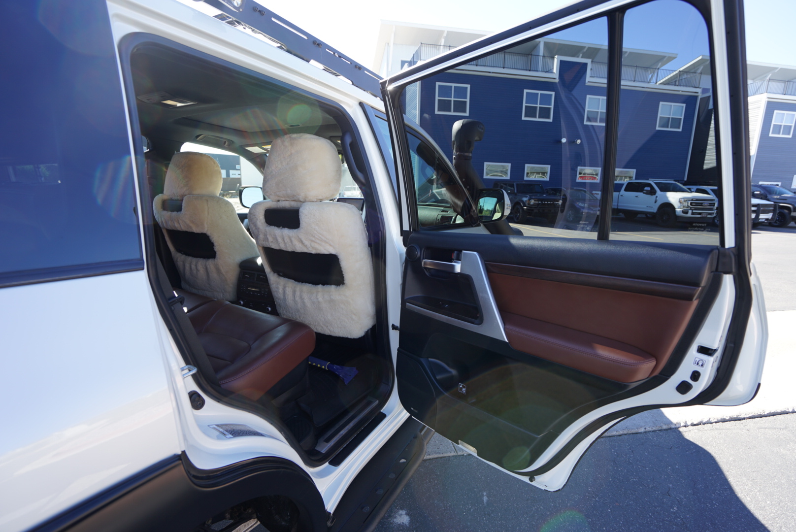 Toyota Land Cruiser interior 