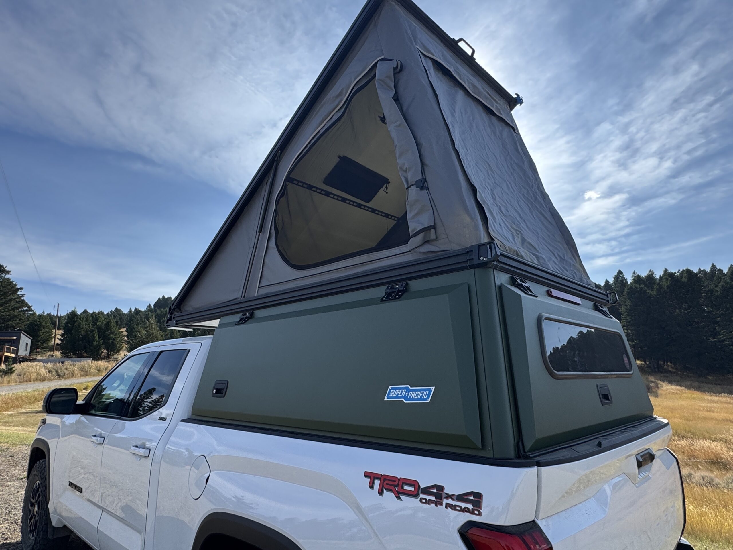 Super Pacific camper Tundra