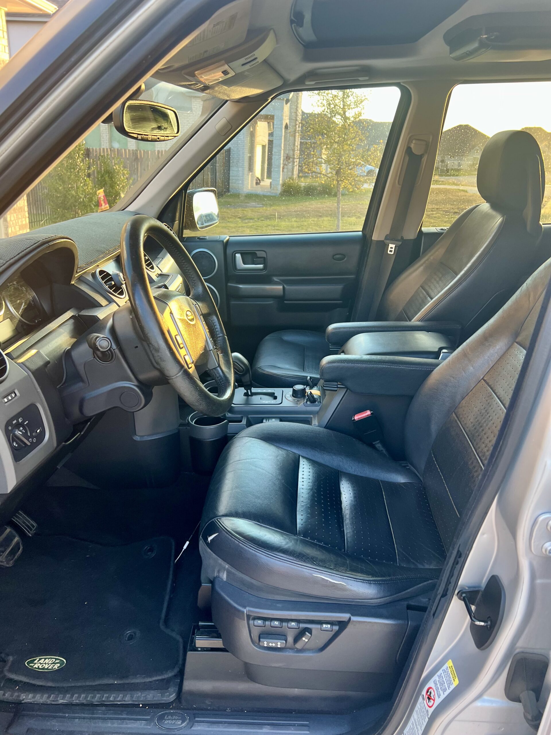 Land Rover LR3 interior 