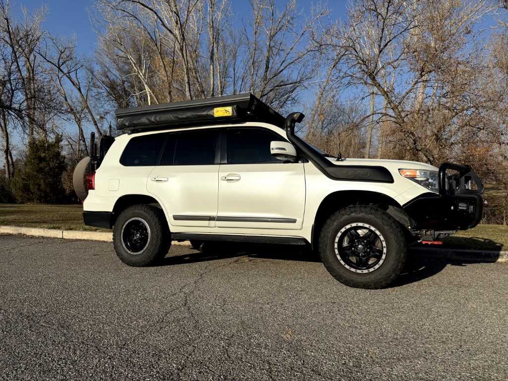 Equipt Land Cruiser 200 series interior