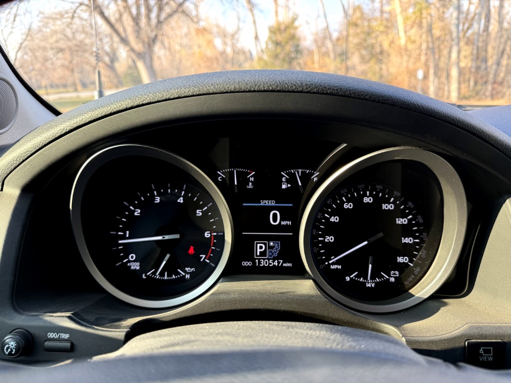 200 series interior