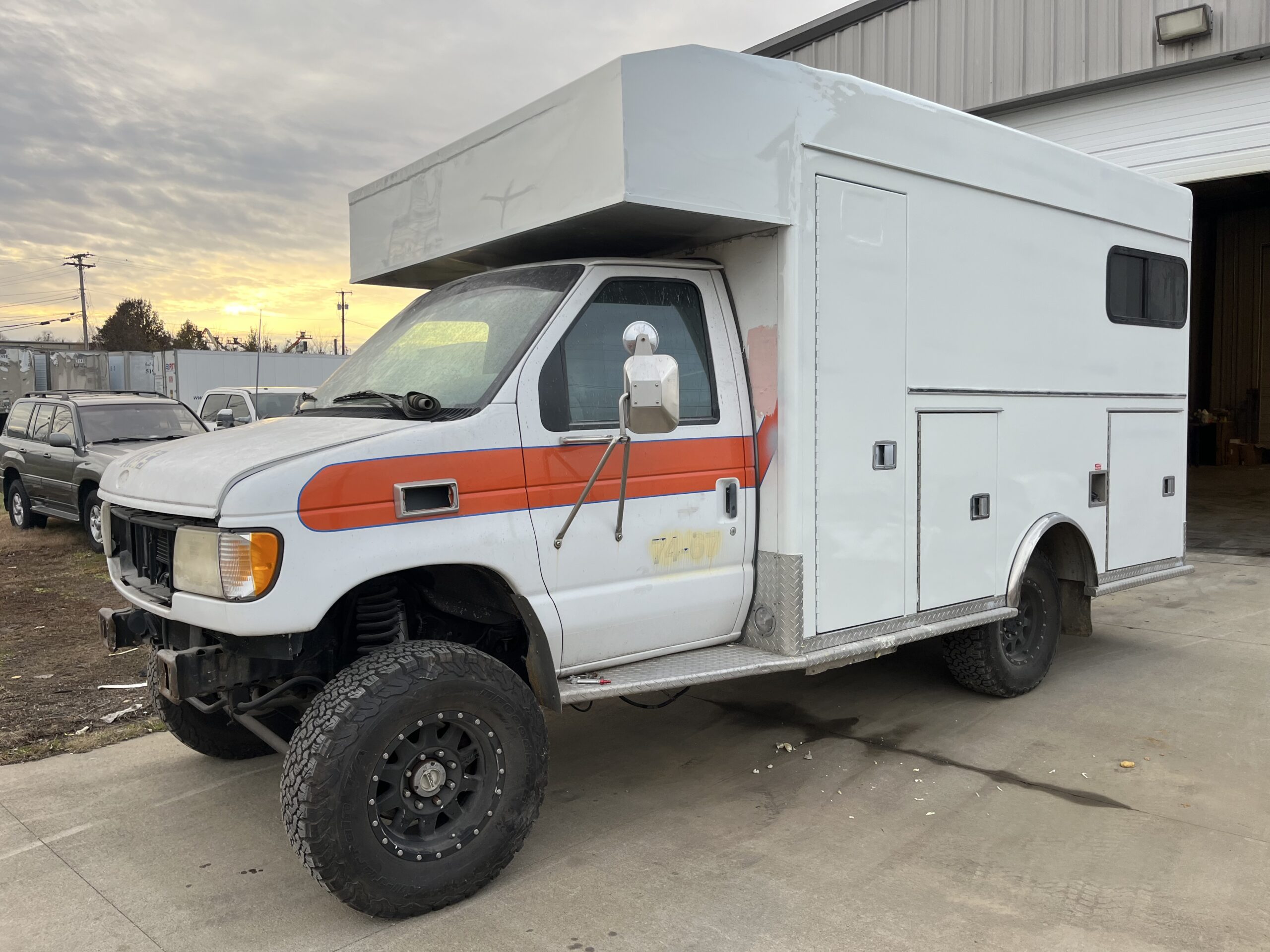 Ford E-350 4x4 overland