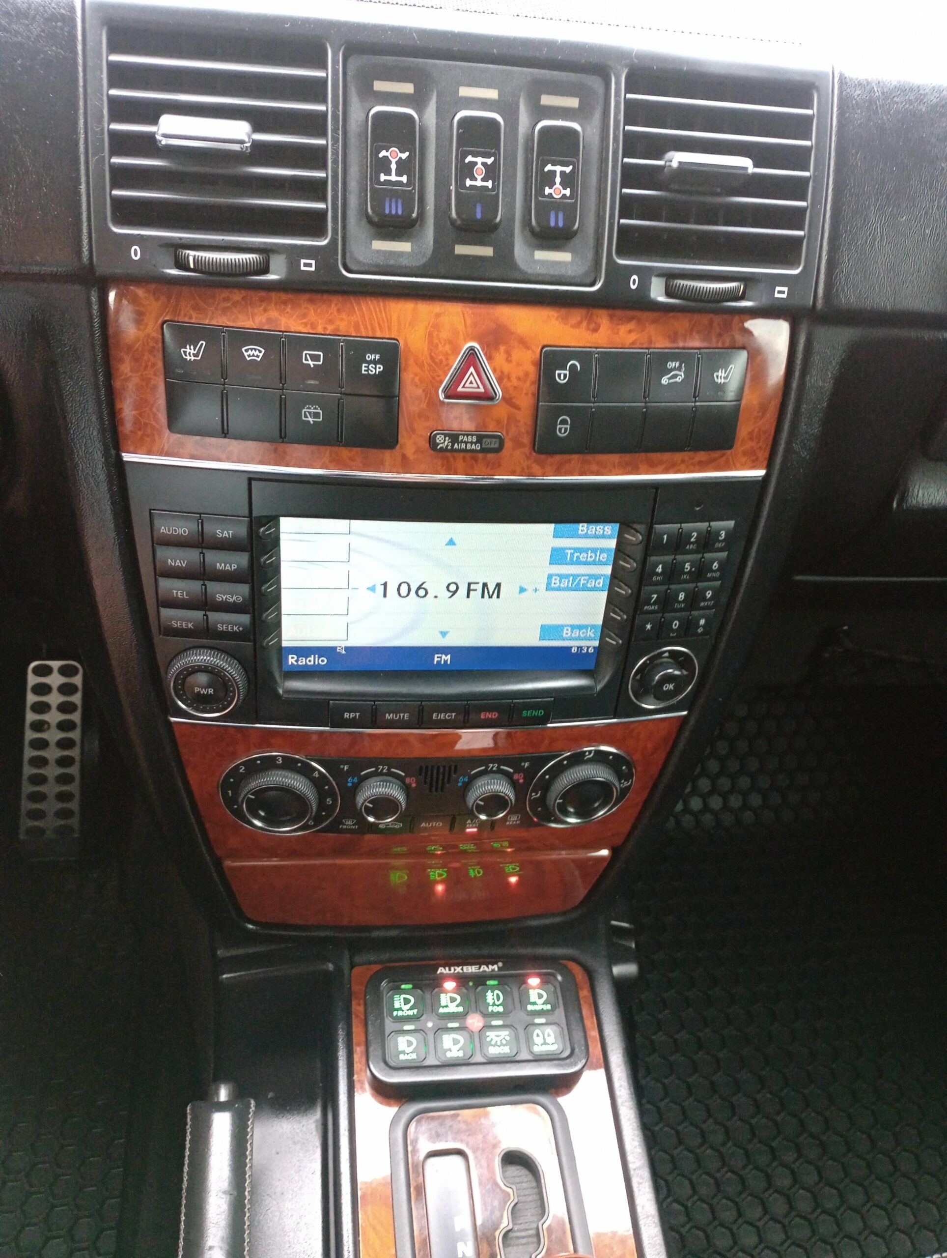 Mercedes G55 interior 