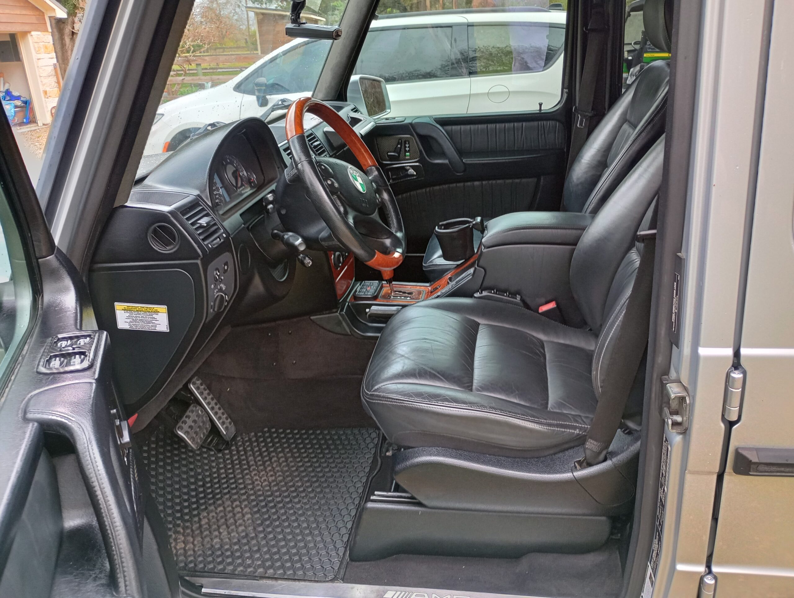 Mercedes G55 interior 