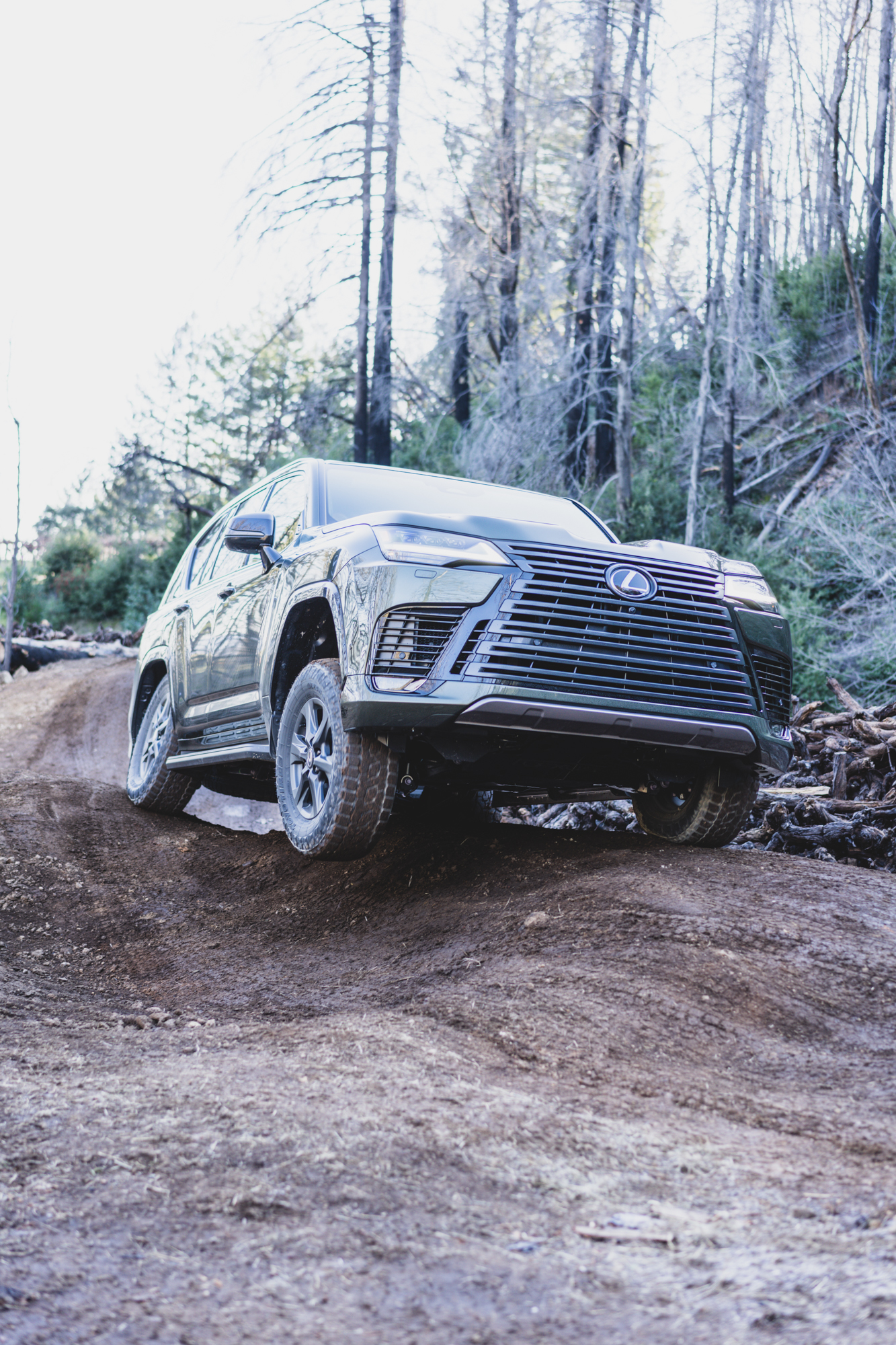 Lexus LX700 overtrail