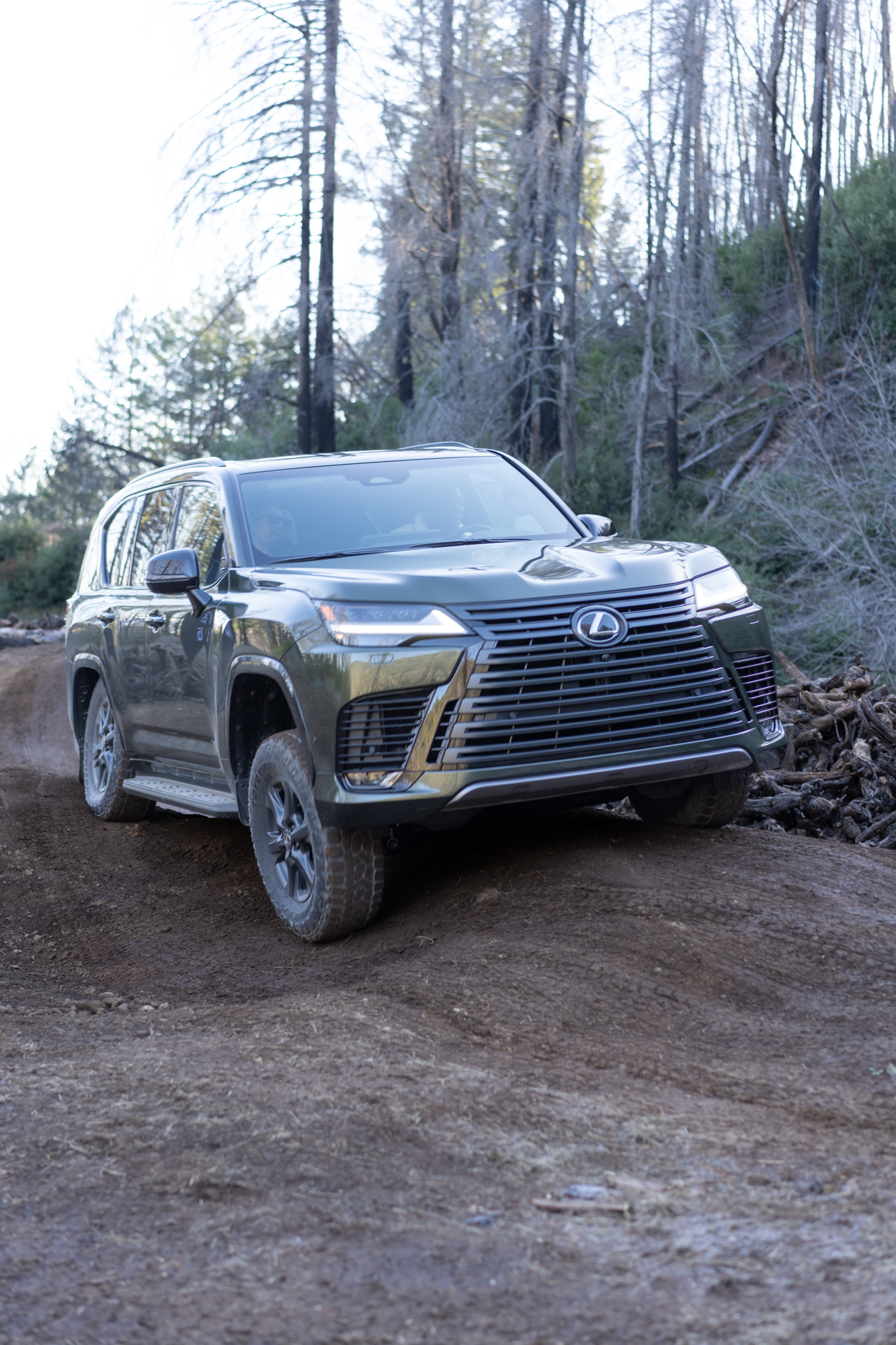 Lexus LX700 overtrail