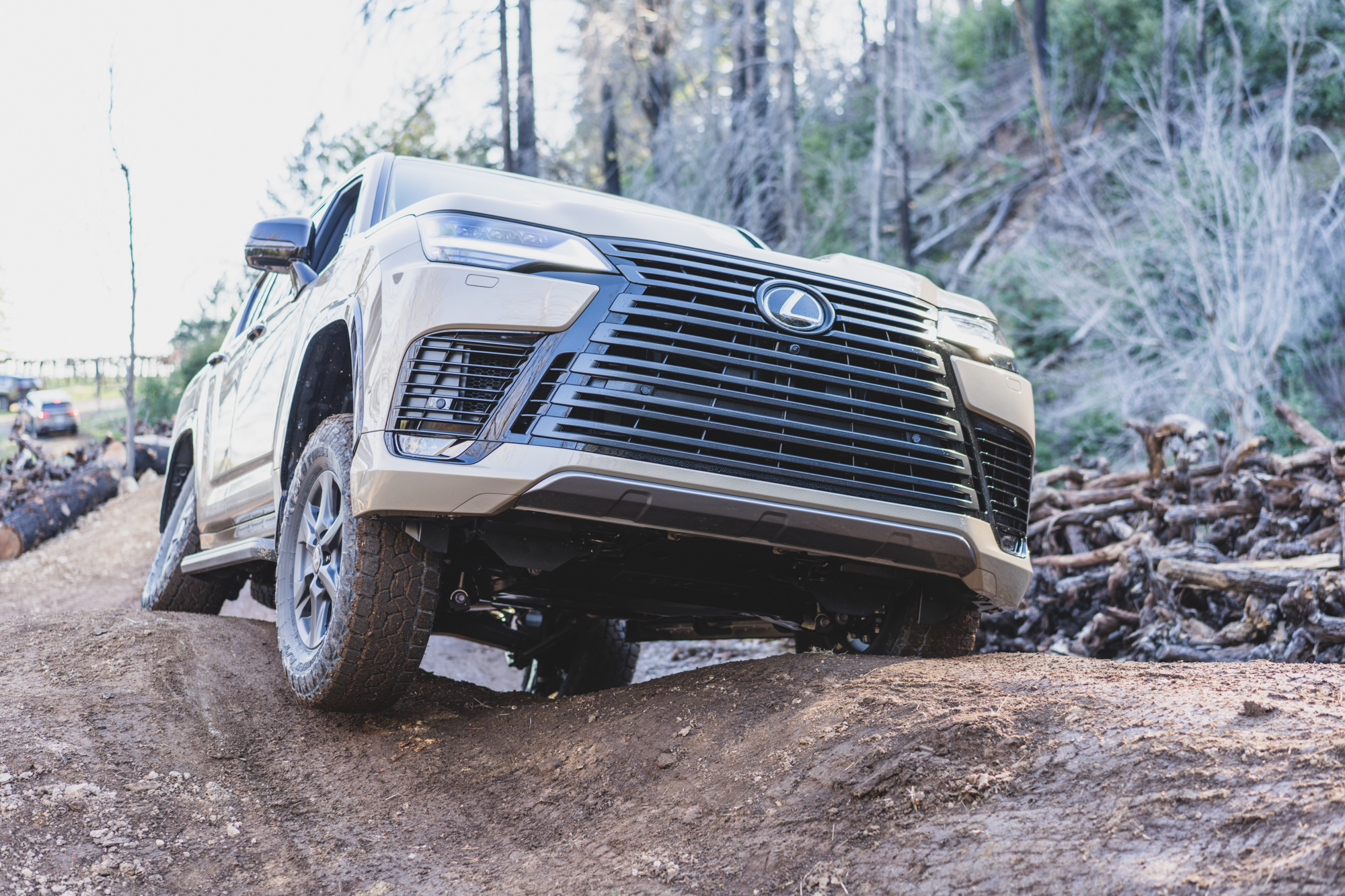 Lexus LX700 overtrail