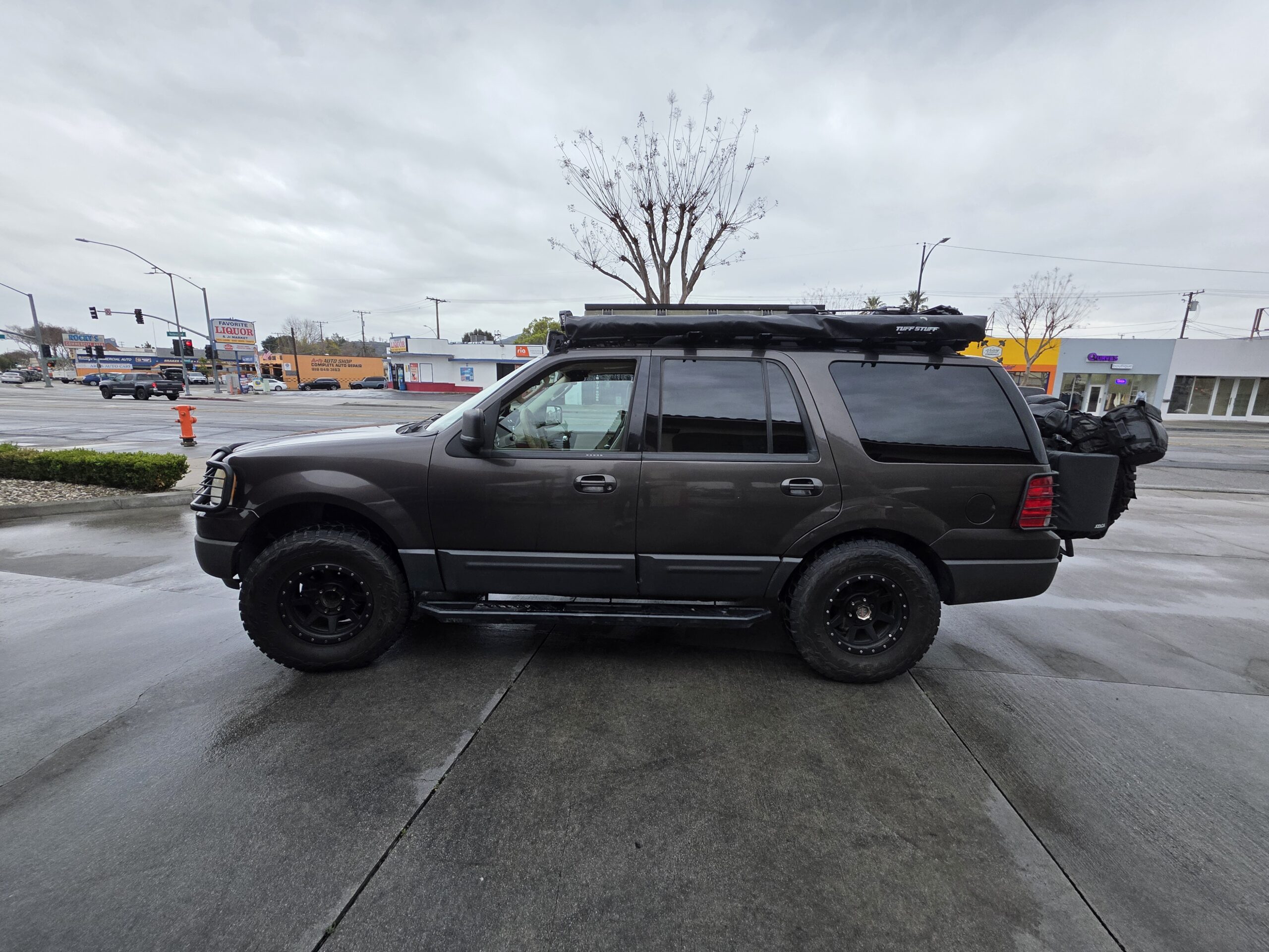 Ford Expedition overland