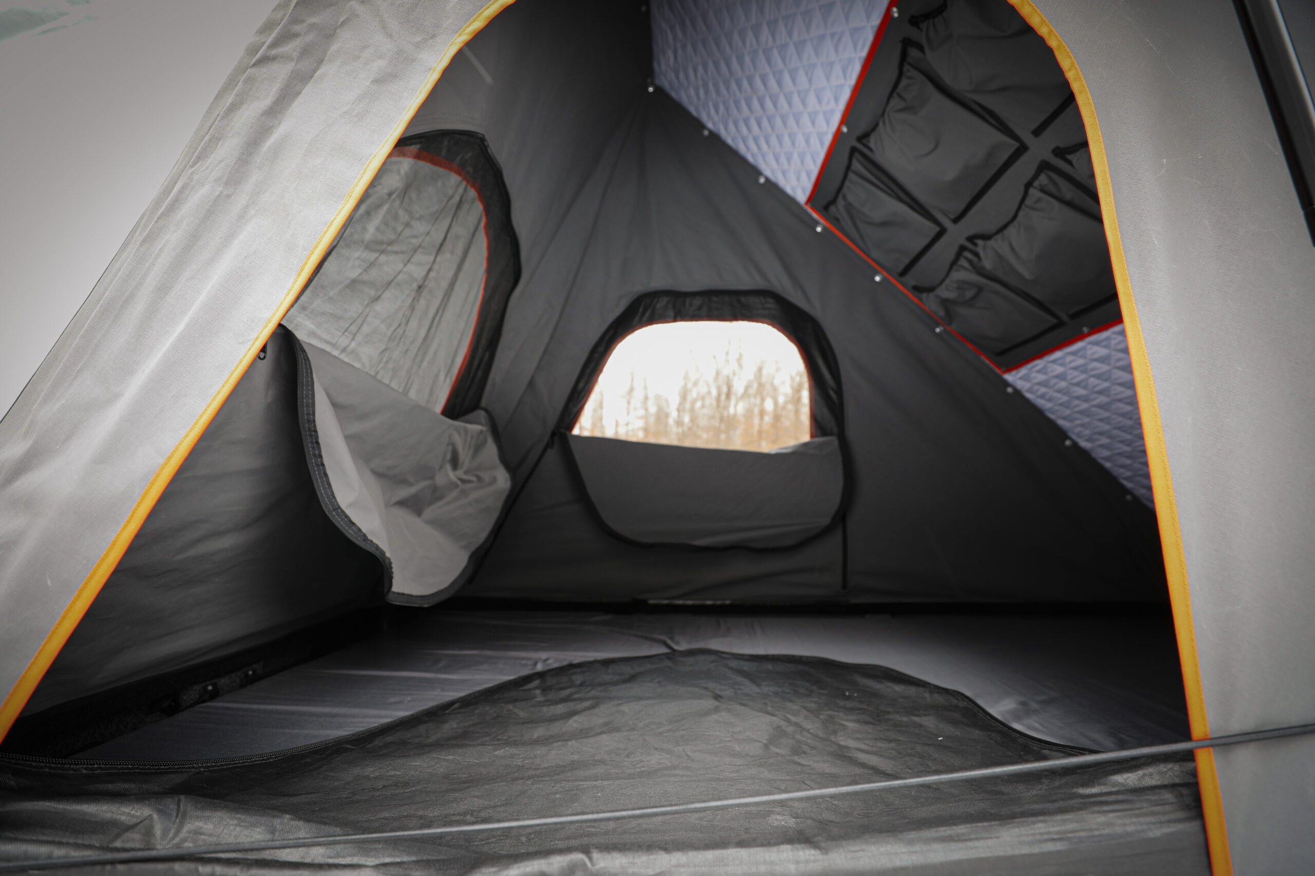 Overland roof top tent