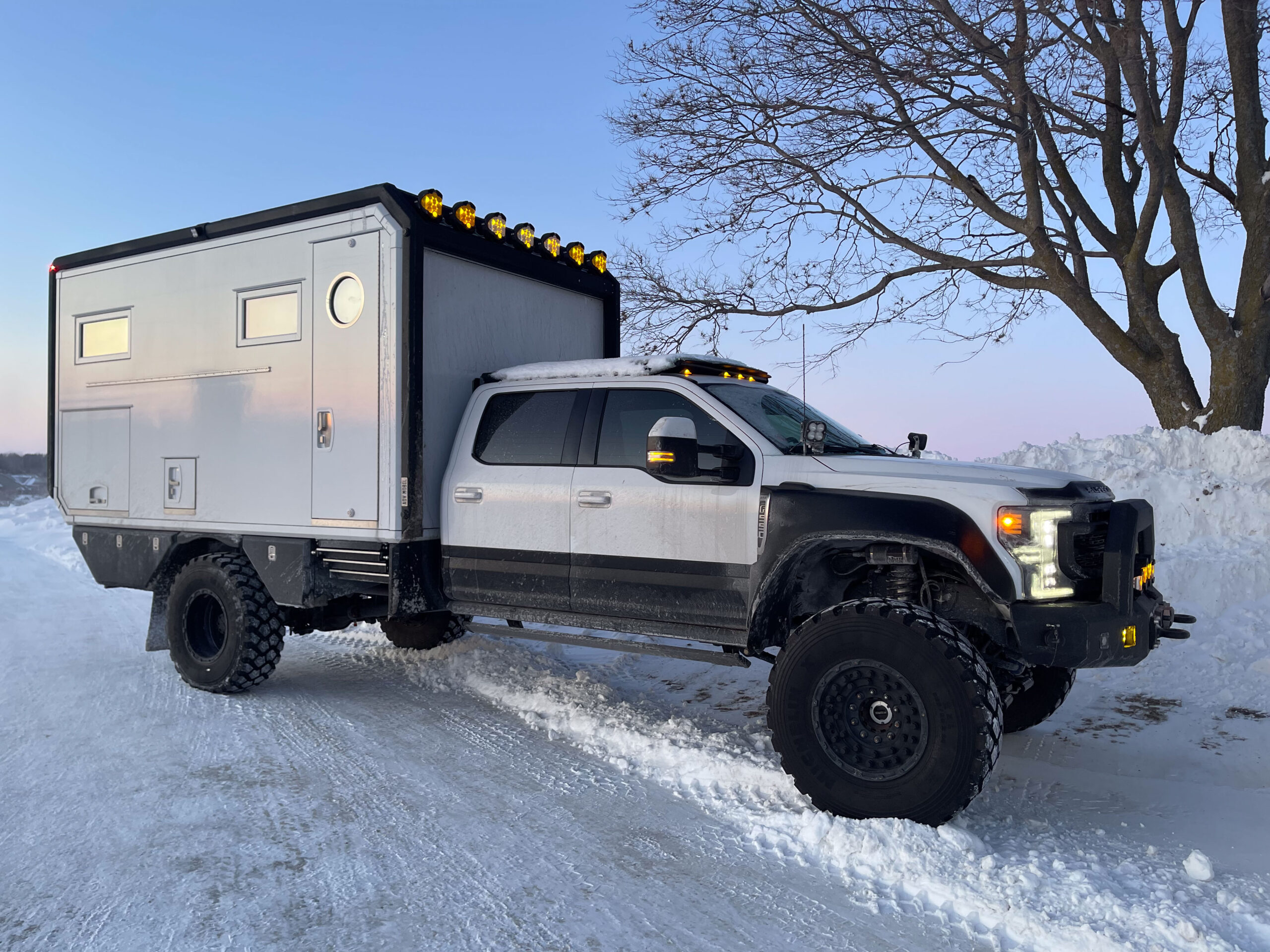 Ford F-550 ADV Mobil