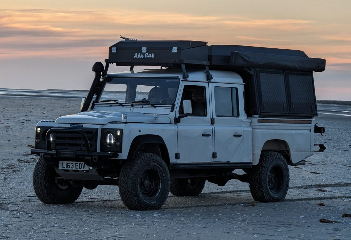 Land Rover Defender 130