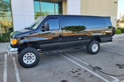 Ford E-350 4x4