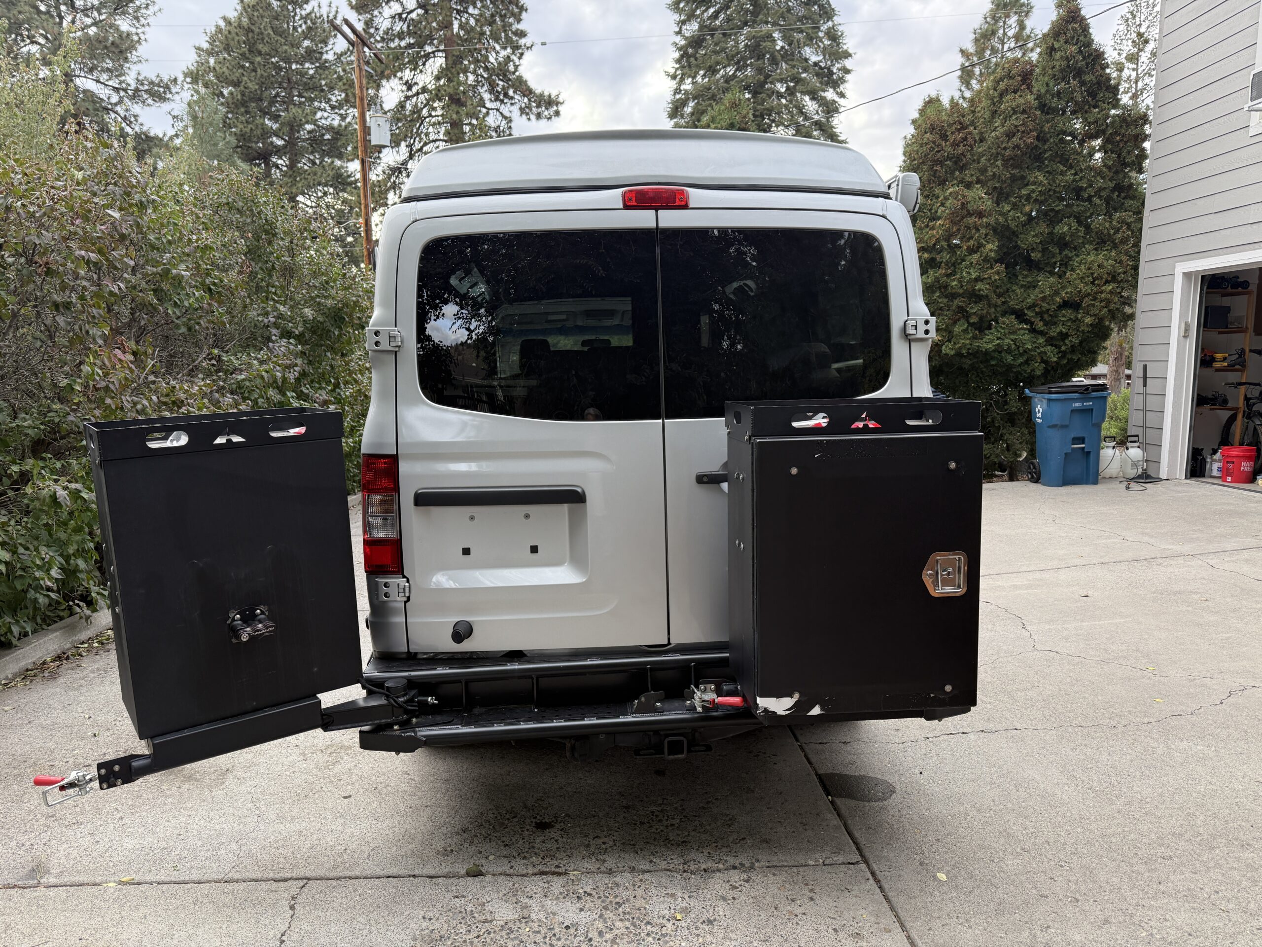 닛산 오버랜드 건설 