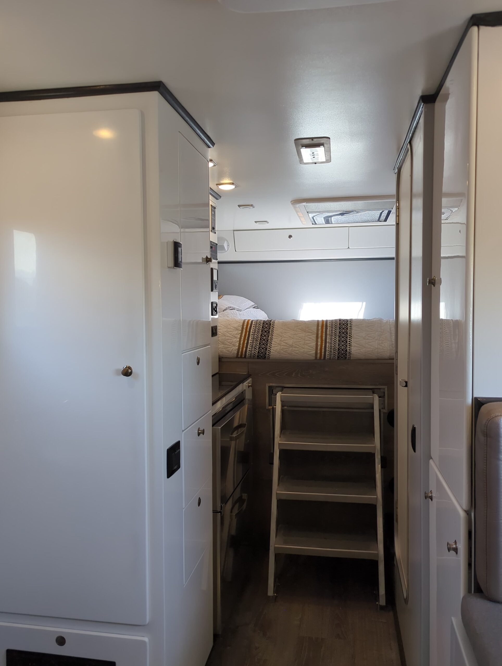 Expedition truck for sale 