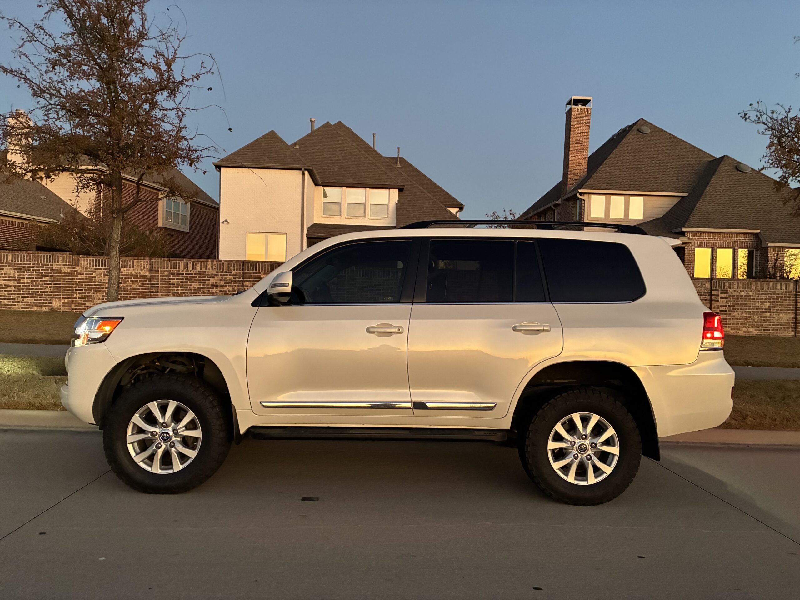 200 Series Land Cruiser 