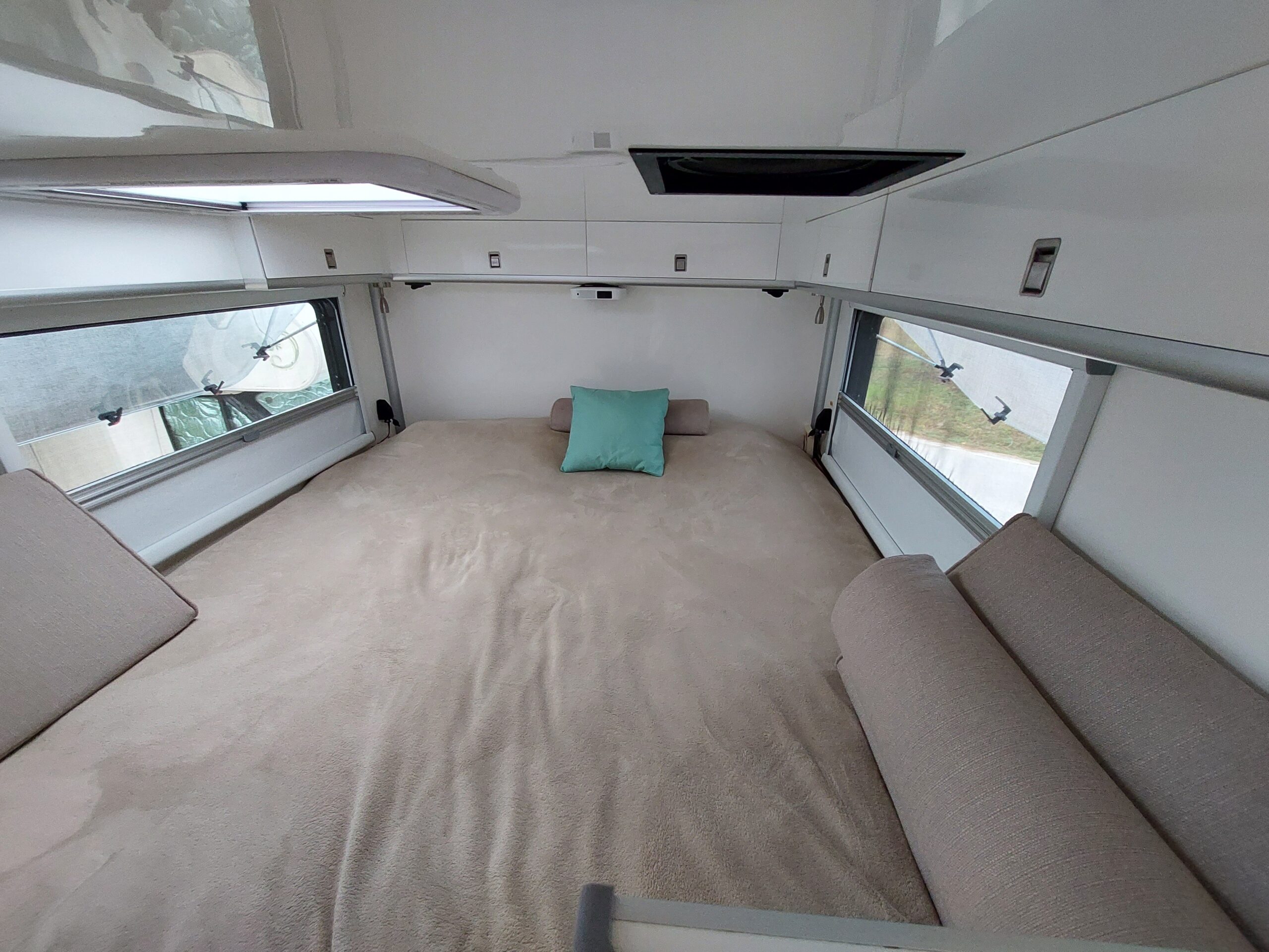 Expedition truck for sale