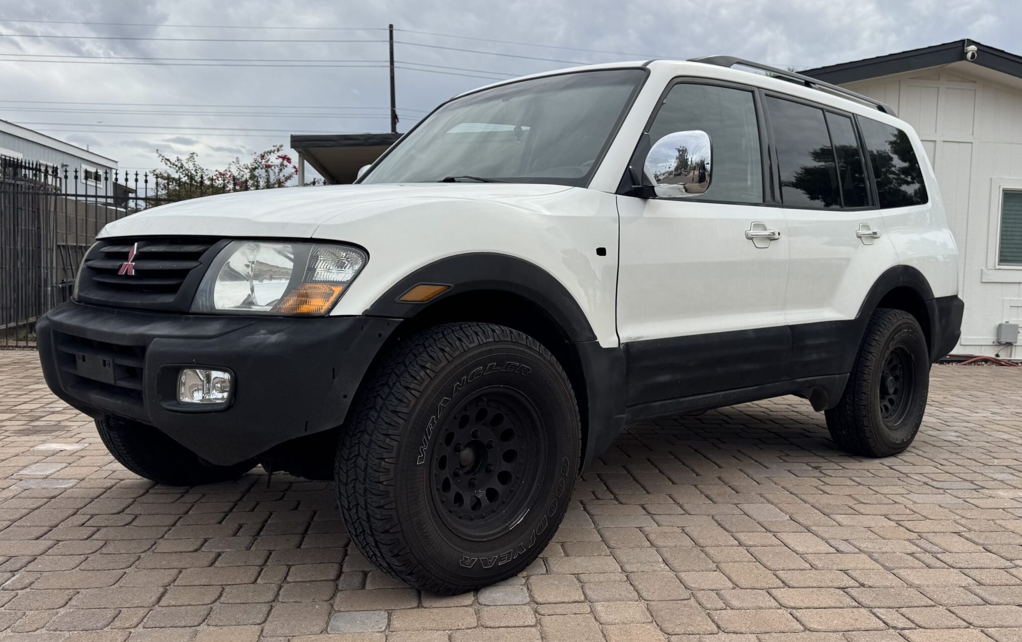 Mitsubishi Montero