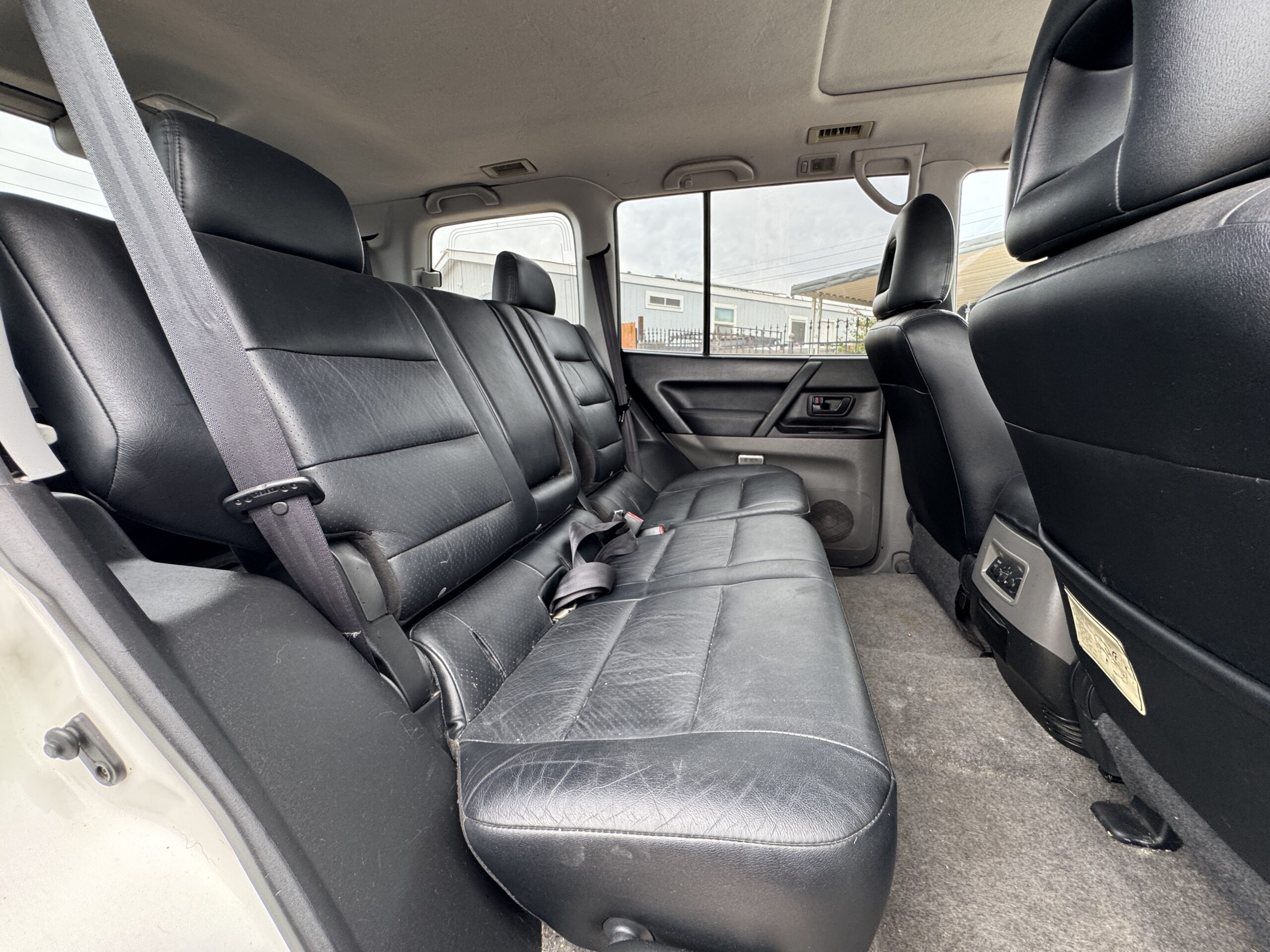 Mitsubishi Montero overland