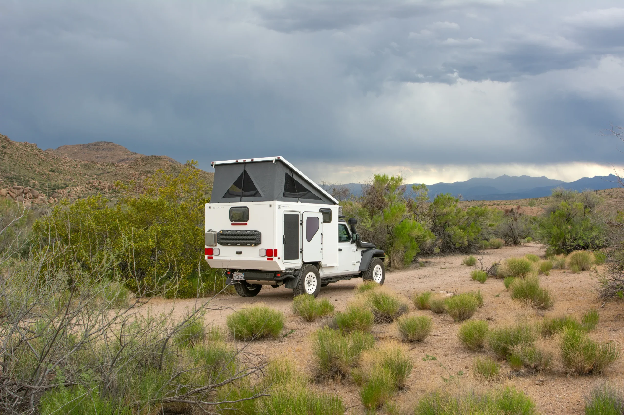 Jeep Wrangler overland camper 