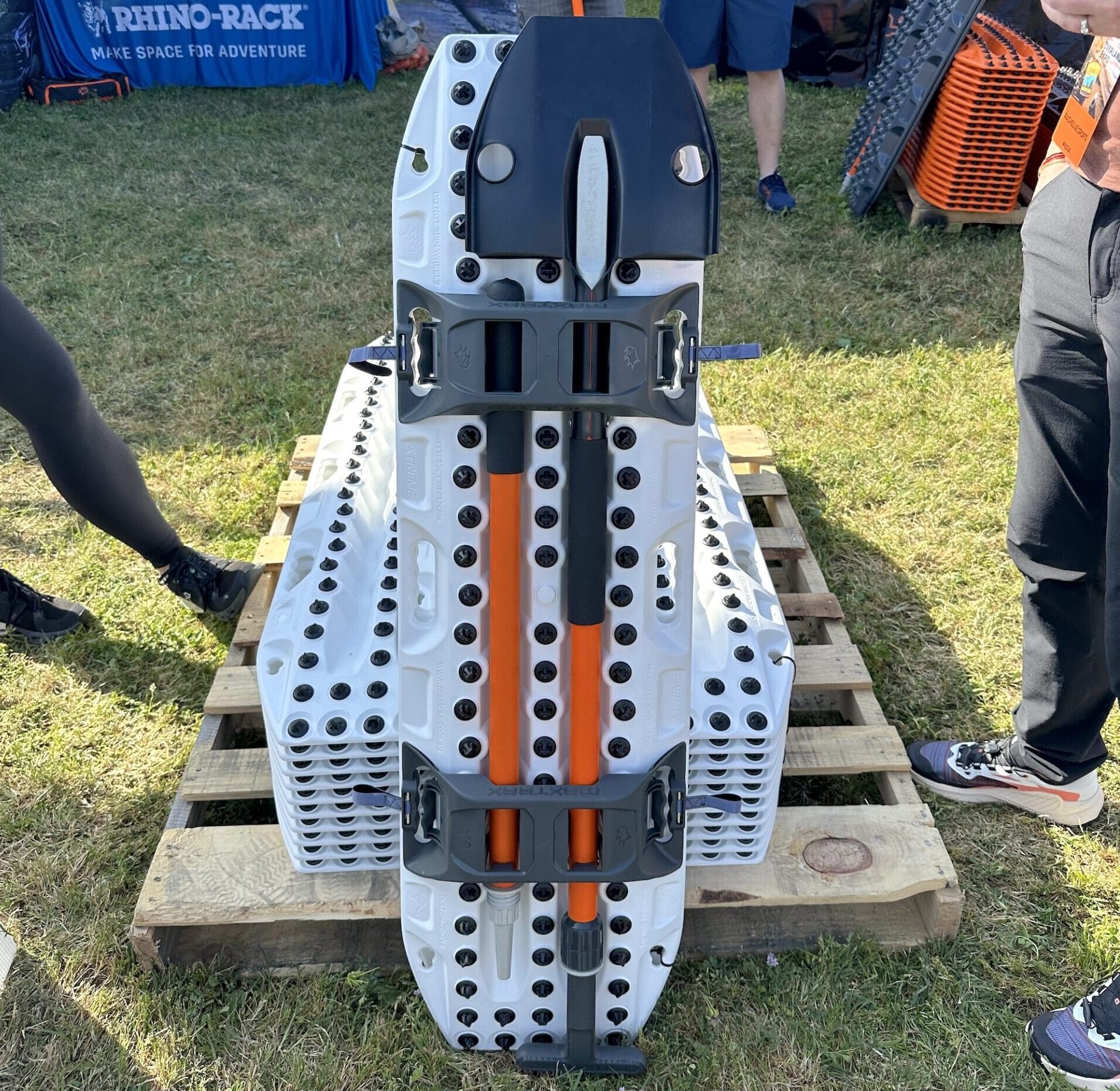 MAXTRAX recovery shovel and boards