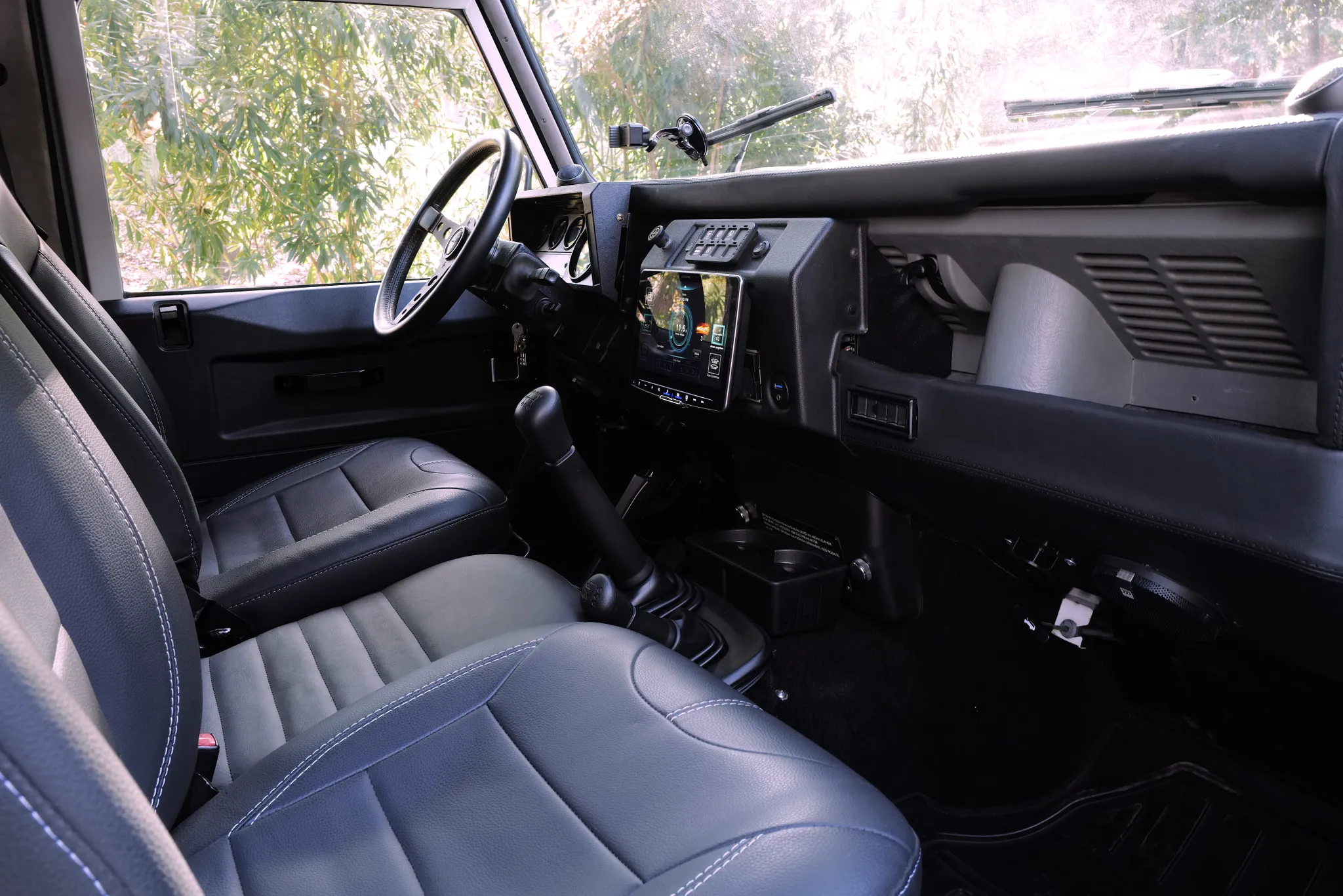 Land Rover Defender 110 