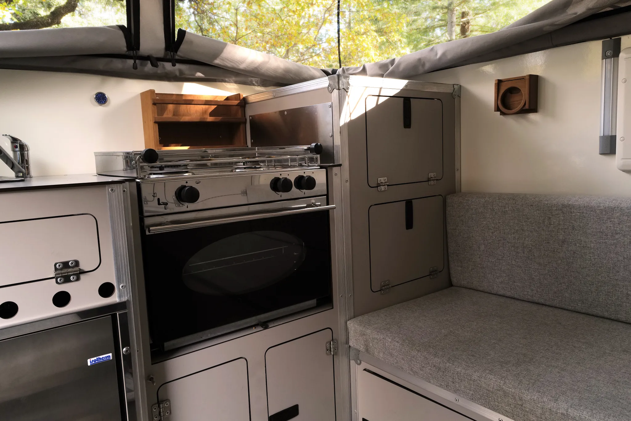 Globe Camper 