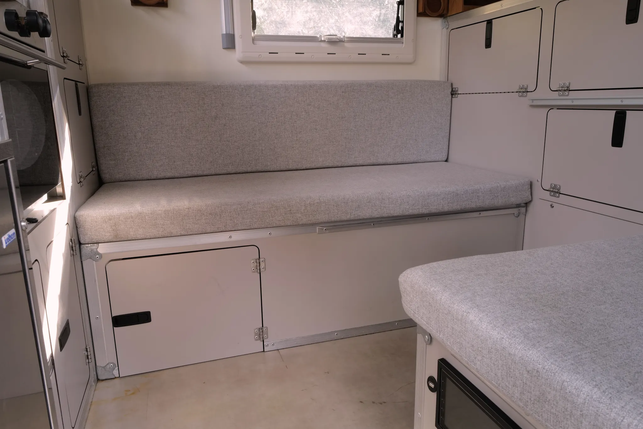 Globe Camper 