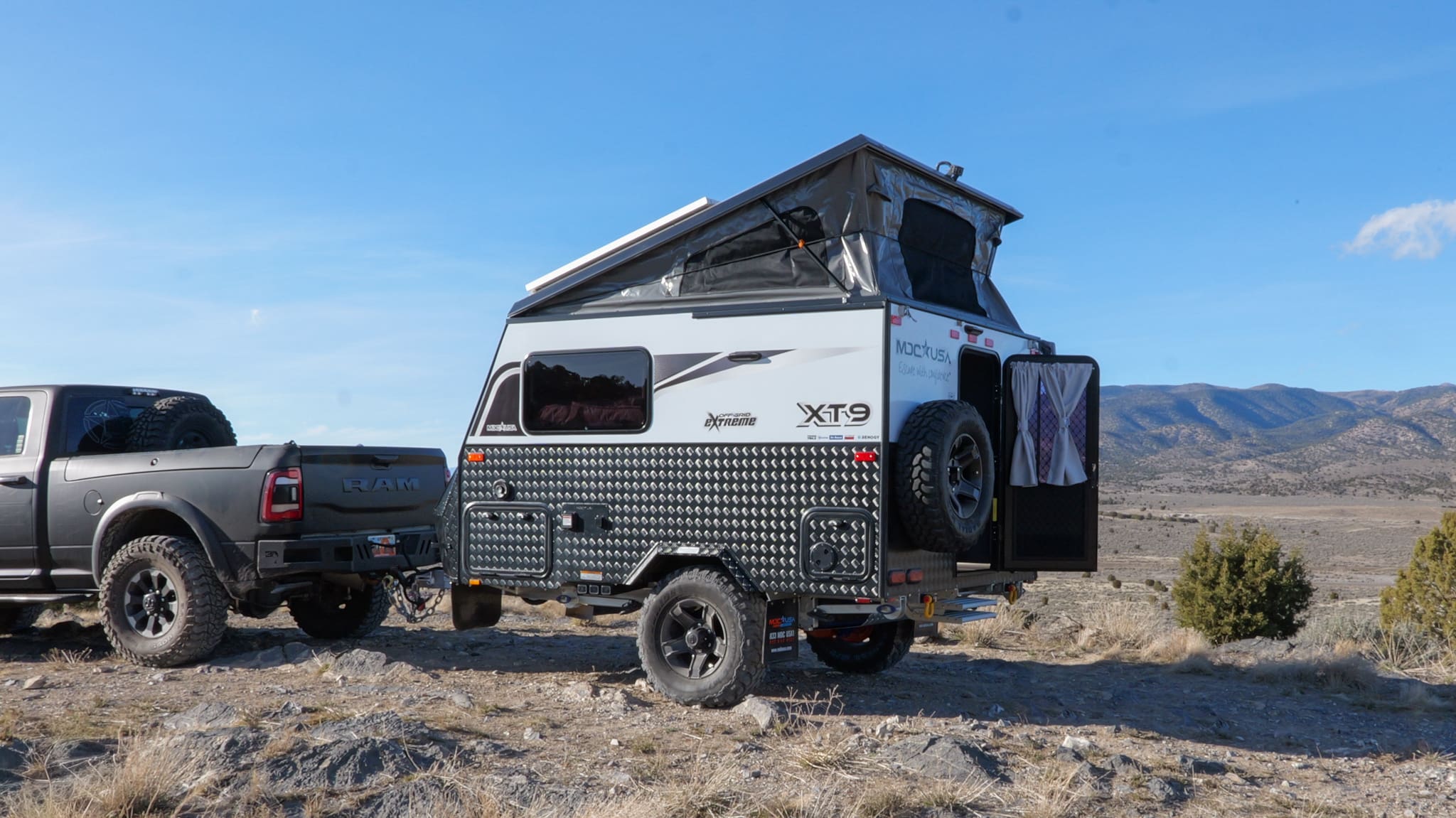 トレーラー　 XT19HRT Off-Grid Extreme Travel Trailers