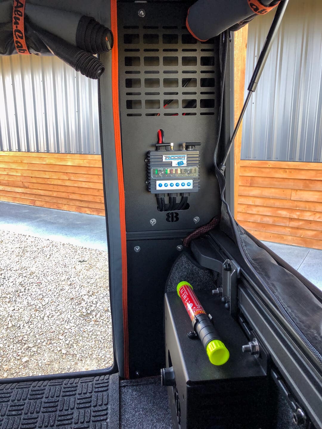Alu-Cab camper 