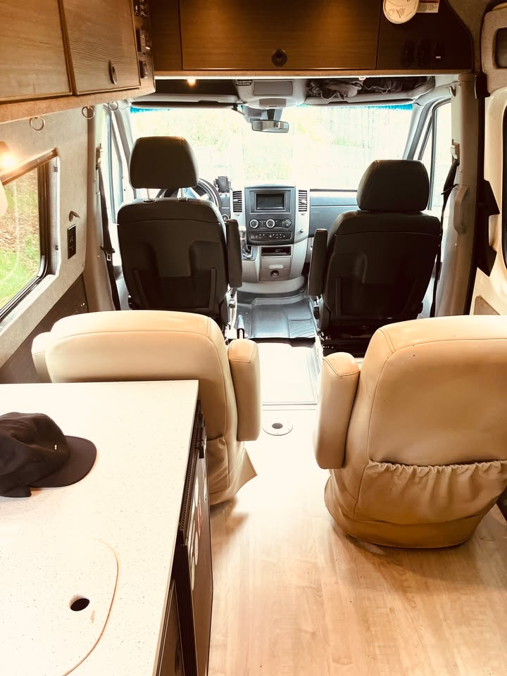 Mercedes overland camper 