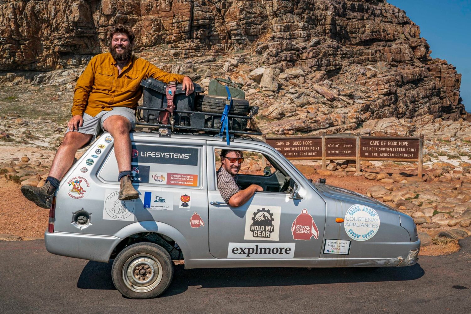 Three Wheels, Two Continents: Reliant Robin Completes Whacky Record-Breaking Journey from London to Cape Town