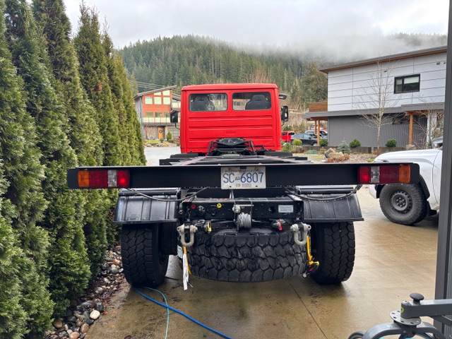 Mercedes Expedition truck