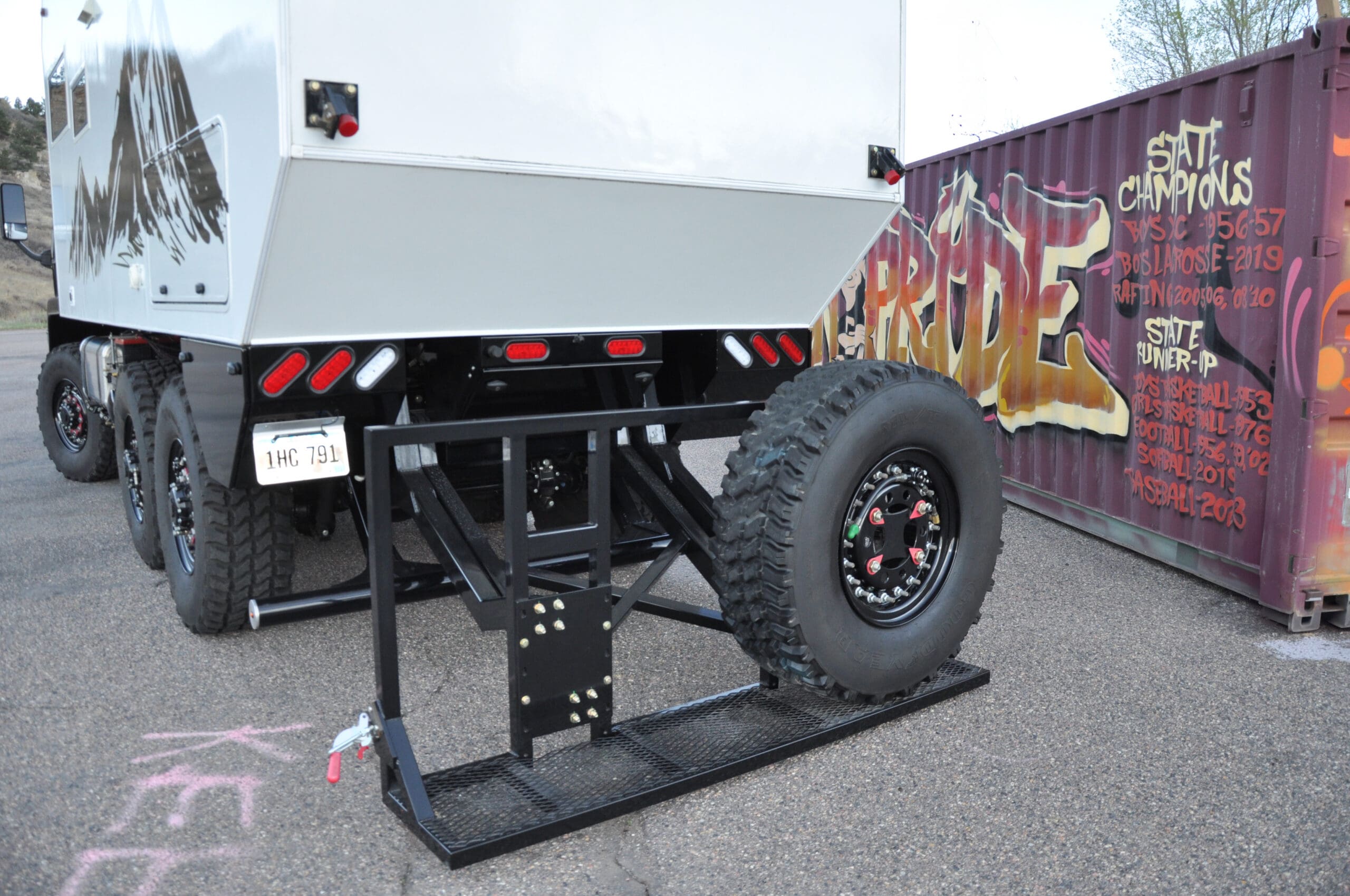 Stewart & Stevenson M1083