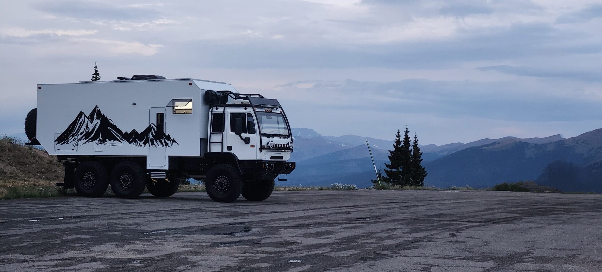 Expedition truck for sale 