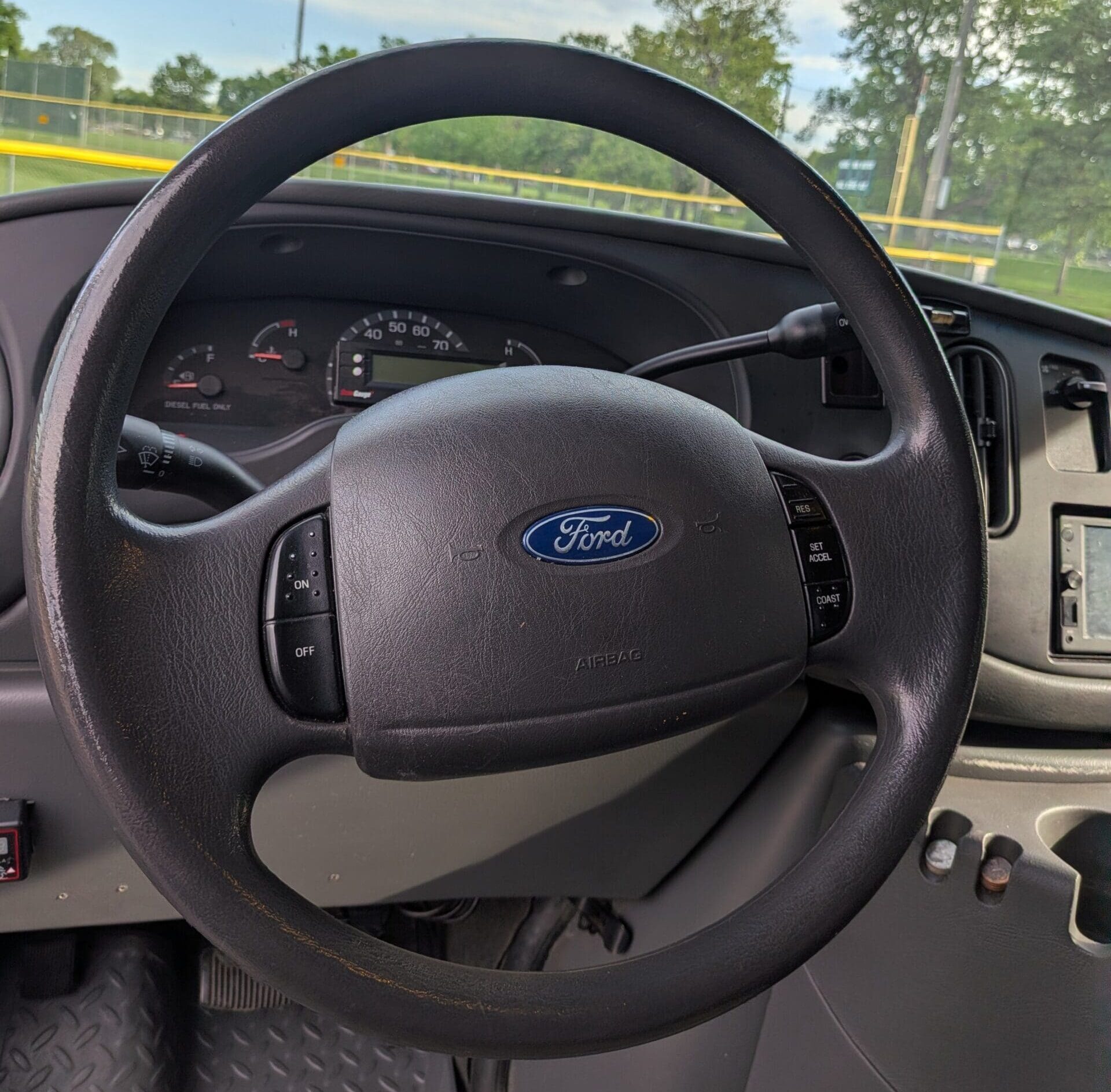 Ford E-350 4WD