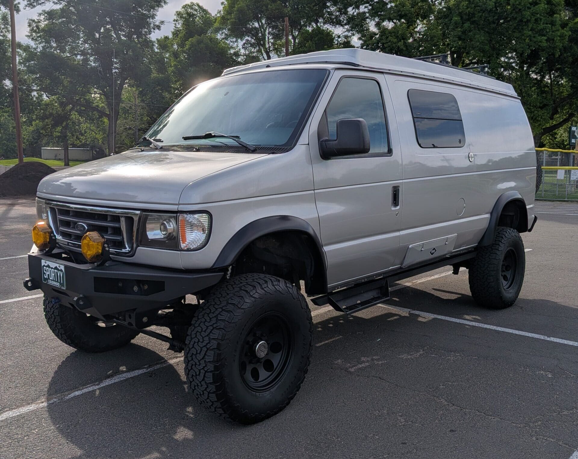 Ford E-350 4x4 