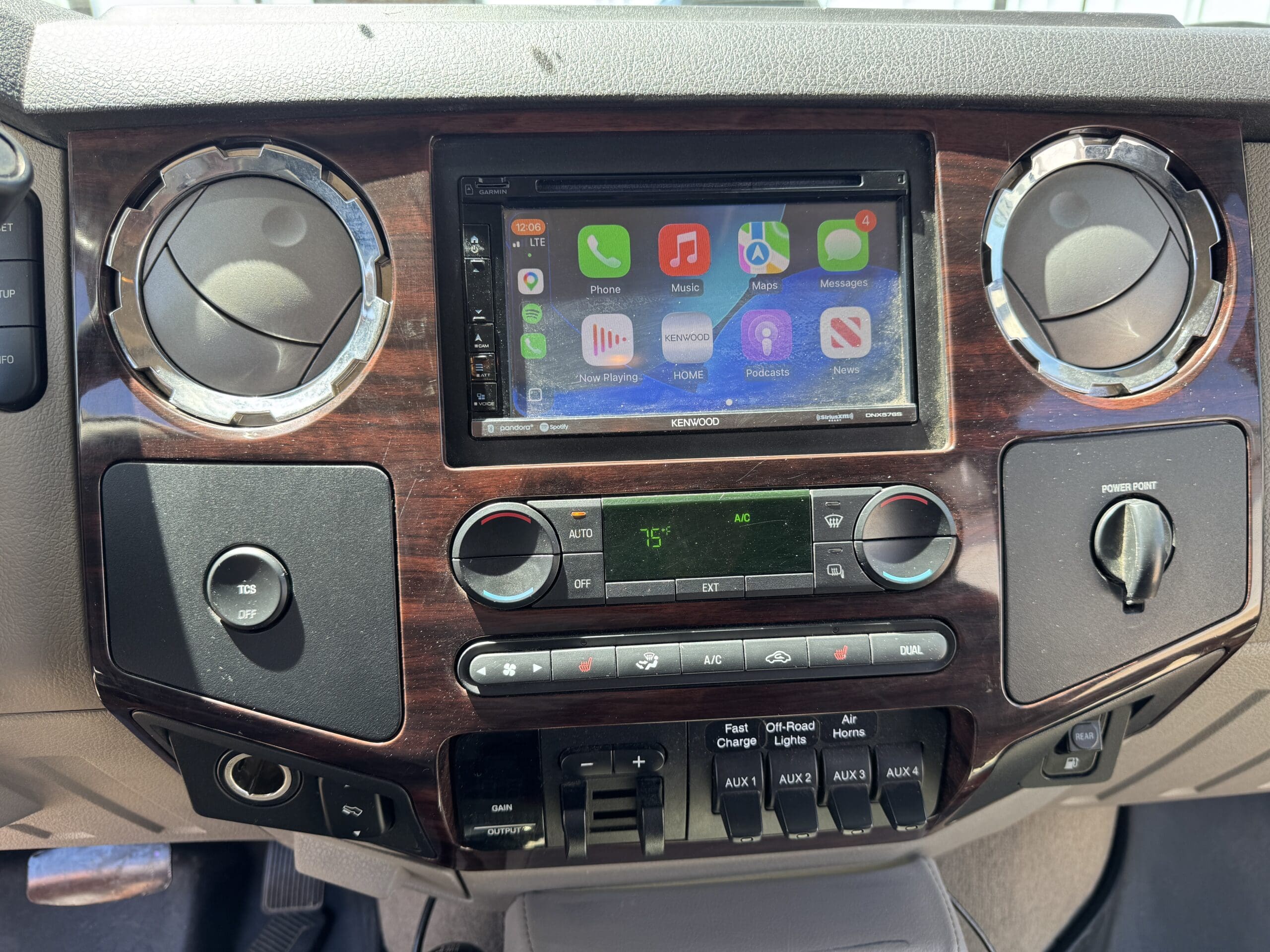 Ford F-550 overland 